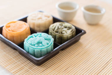 新鲜的月饼图片