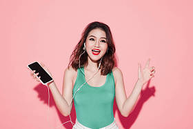 听音乐的女孩
