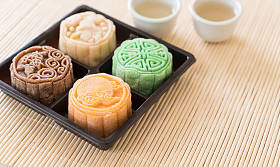 新鲜的月饼照片