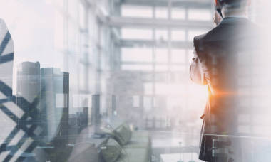 他將統(tǒng)治這個城市?；旌厦襟w