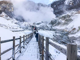 地狱谷，或英语中的“地狱谷”，是h