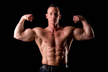 運(yùn)動(dòng)員展示肌肉圖片