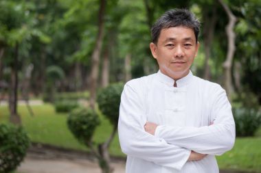 自信的高級(jí)功夫人主過境武器