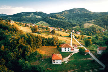 Ozimica。清真寺的鳥瞰圖