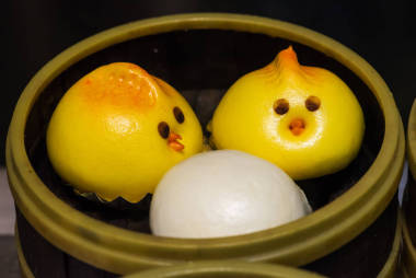 可爱的小鸟包子中国包子照片