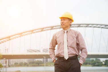 亞洲建筑師在頭盔照片