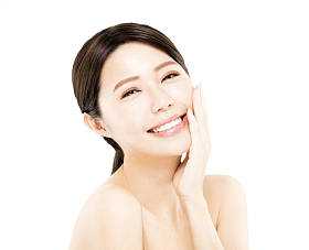 特写快乐年轻女人美丽的脸 图片
