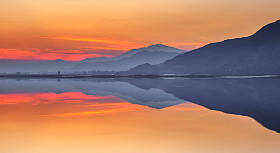 在凯 Pukhtunkhuwa 斯瓦特河