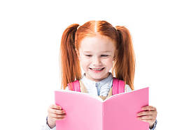 微笑女生读课本