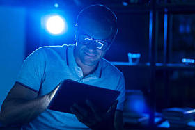 夜间工作的动机的个人魅力图片