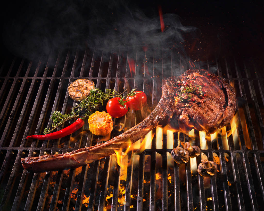 在烧烤牛排图片 在烧烤牛排图片