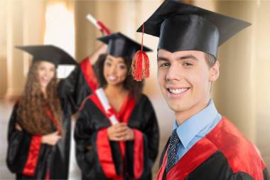 快乐的学生毕业图片