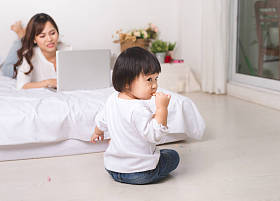 在家工作的妇女