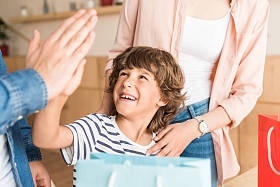 男孩给高五父亲图片