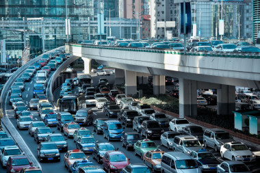 汽車在早上繁忙時間的擠塞情況