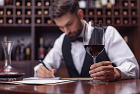 侍酒师葡萄酒品鉴照片