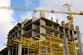 附近建筑起重机
