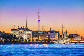 巡洋舰极光在圣彼得斯堡