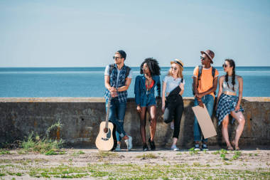 多元文化與空紙板搭車人照片