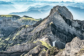 从装载 Saentis，瑞士，瑞士的阿尔卑斯山山景