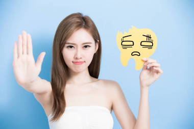 显示停止手势的女人 图片