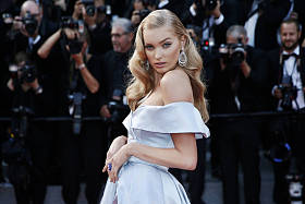 模型艾尔莎霍斯克图片