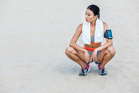 女运动员休息用的毛巾照片