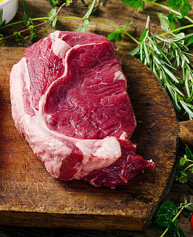 生肉肋眼牛排图片
