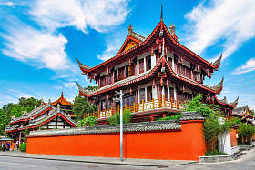 外部的文殊寺在晴朗的一天时间