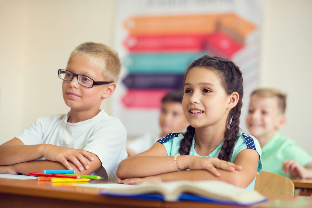 在学校的孩子们的肖像图片 在学校的孩子们的肖像图片