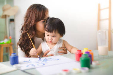 母親和女兒繪畫圖片