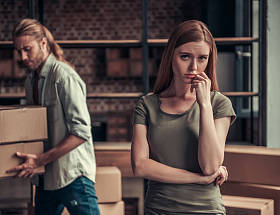 夫妇分开漂流图片