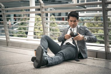商人有头痛和强调，失业的概念，银