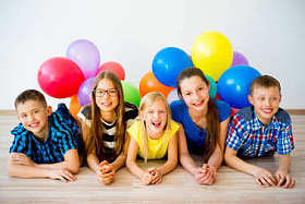 快乐儿童与气球