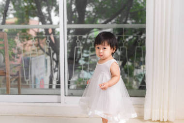 女?huà)胪婵拷翱?