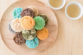 新鲜的月饼图片