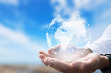 商人与全局连接概念手拿