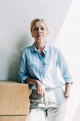 时尚成熟的女人