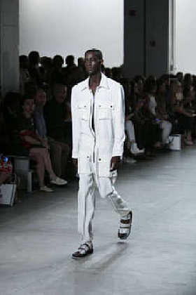 哈坎 Akkaya 时装秀春夏季 2018