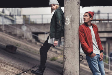 美丽的年轻夫妇图片