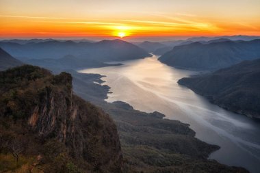 日出山 pha 登鑾在湄坪國家公園的景