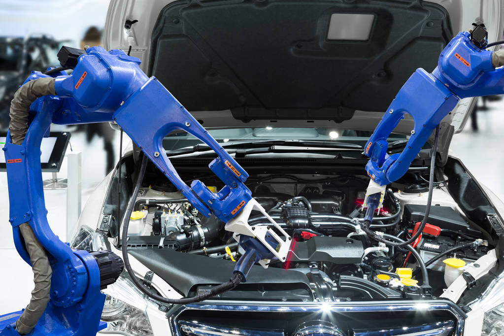 自动机器人扫描汽车部分引擎智能工厂,产业 4.0 概念 自动机器人扫描汽车部分引擎智能工厂,产业 4.0 概念