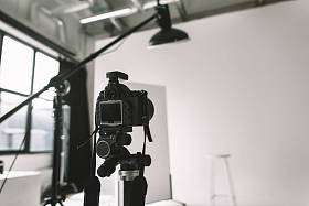 数码相机在摄影工作室 图片