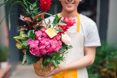 花店控股束鮮花