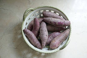 关闭了甘薯在篮子