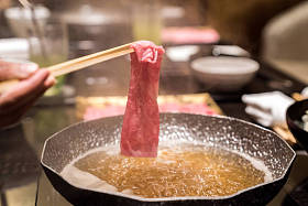 神户牛肉涮锅图片