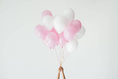 束的粉红色和白色的气球