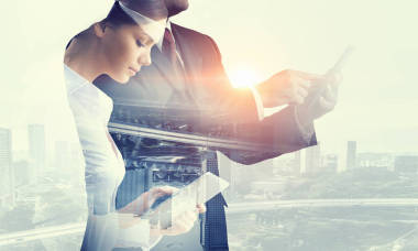 現(xiàn)代的經(jīng)營作風(fēng)?；旌厦襟w