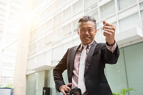 亚洲商人 showung 大拇指