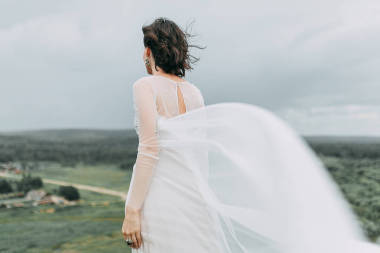 在山上的婚禮照片